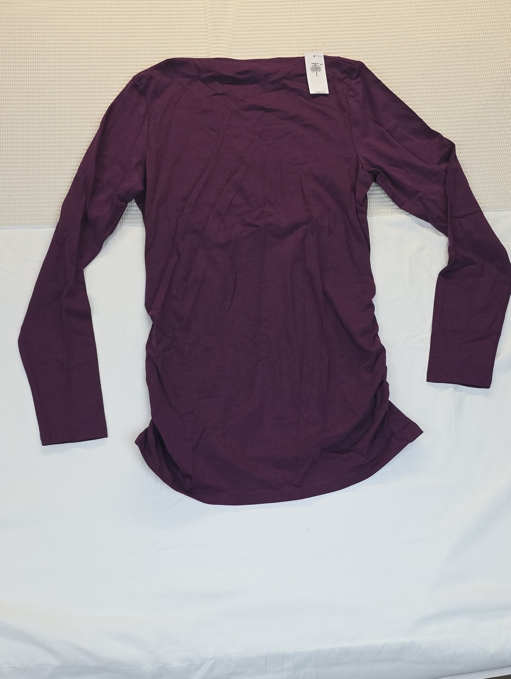 Old Navy Long Sleeve Tee in Deep Plum Small
